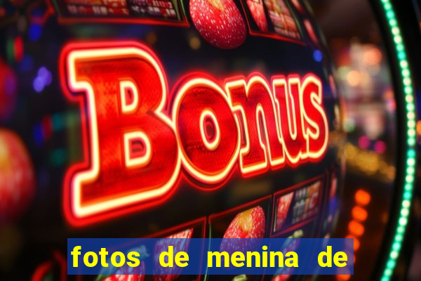 fotos de menina de cabelo cacheado no espelho